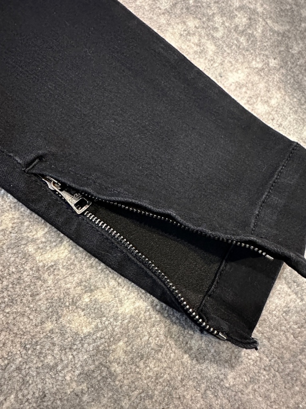 DOLCE AND GABBANA SKINNY JEANS WITH ZIPPER ON BOTTOM SIZE 38 - Picture 7 of 12